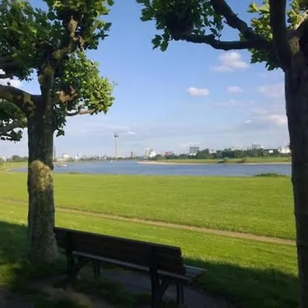 120 Qm -3 Schlafzimmer-2 Bäder- Für 7 Gäste Apartamento Düsseldorf