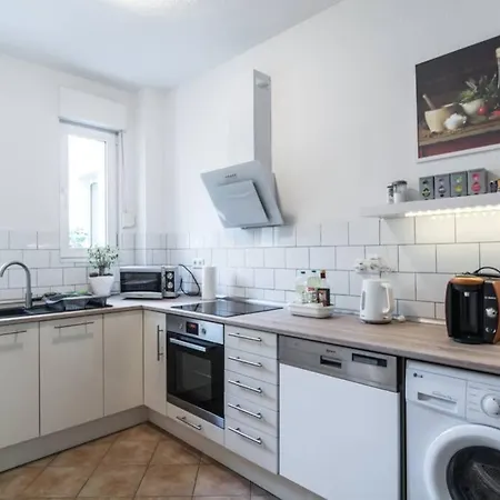 120 Qm -3 Schlafzimmer-2 Baeder- Fuer 7 Gaeste * Dusseldorf