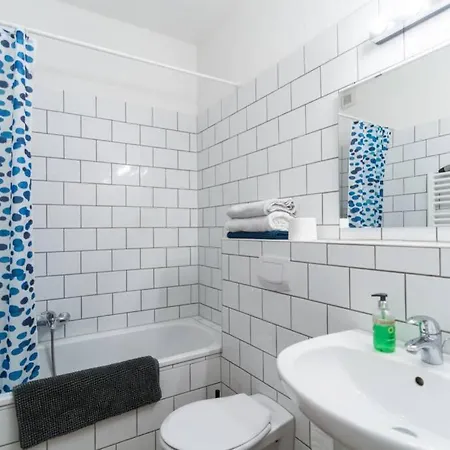 Apartment 120 Qm -3 Schlafzimmer-2 Baeder- Fuer 7 Gaeste Dusseldorf
