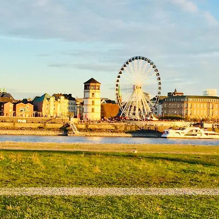 Appartamento 120 Qm -3 Schlafzimmer-2 Baeder- Fuer 7 Gaeste Düsseldorf
