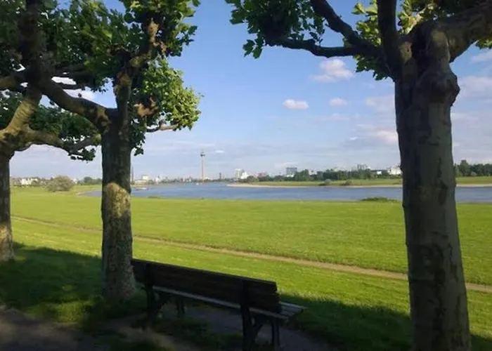 120 Qm -3 Schlafzimmer-2 Baeder- Fuer 7 Gaeste Apartament Düsseldorf